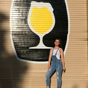 Meet your Posher, Alicia